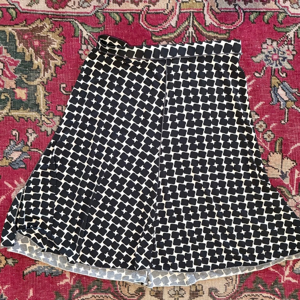 Max Studio S Black Geo Print Pull-On 4-Panel‎ Jersey Knit Skirt FLAWLESS